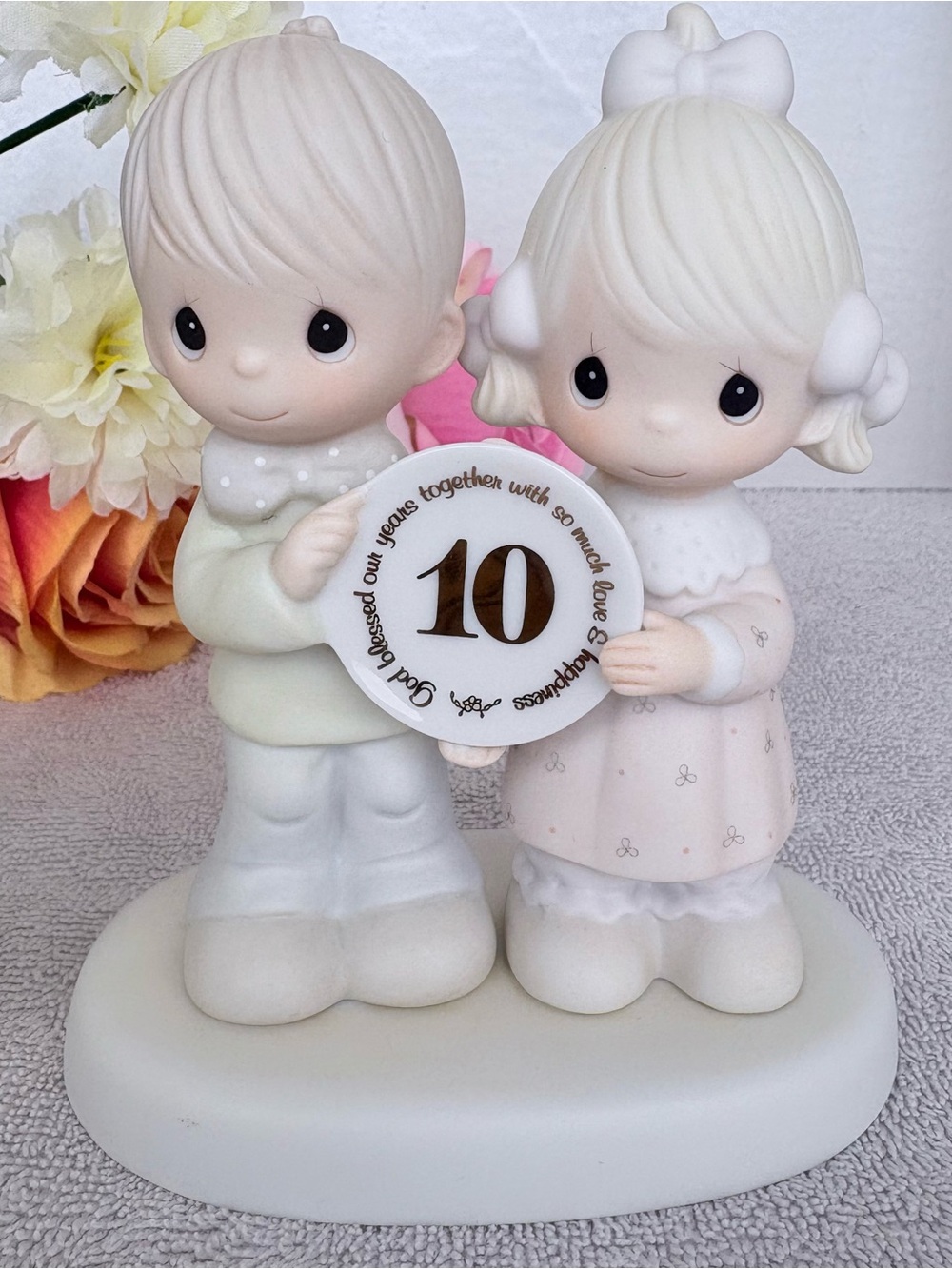 Precious Moments Boy and Girl 10th Anniversary Figurine in Cream / Pink
Gift - Picture 6 of 7